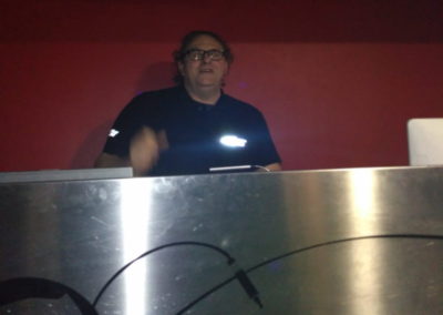 Como residente en MEGA CORELLA