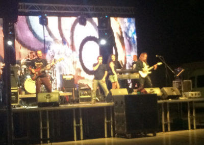 Con Grupo Orquesta FUEGO ARRONIZ