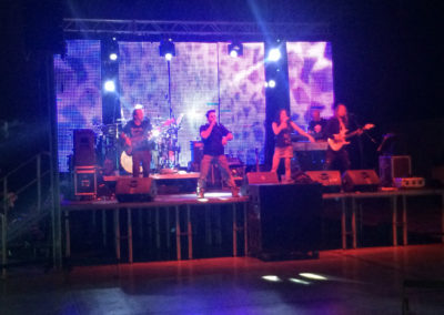 Con Grupo Orquesta FUEGO ARRONIZ